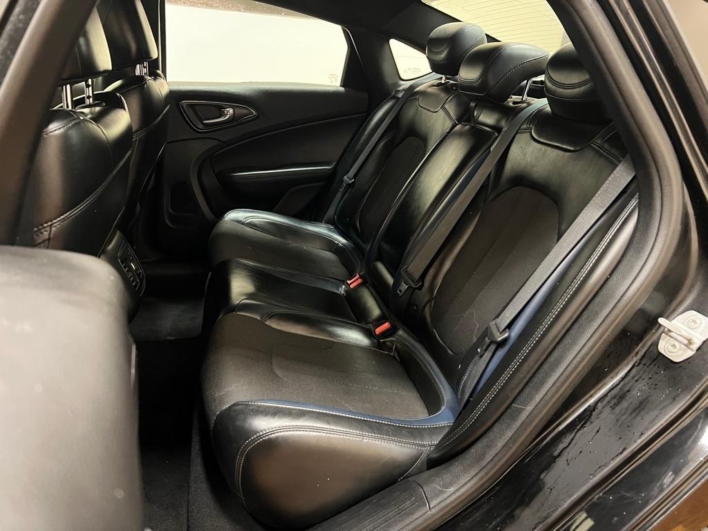 Chrysler 200 4dr Sdn S FWD 2016