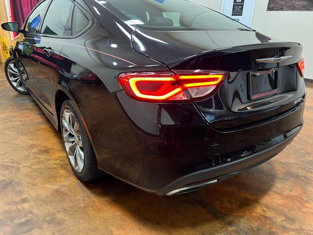 Chrysler 200 4dr Sdn S FWD 2016