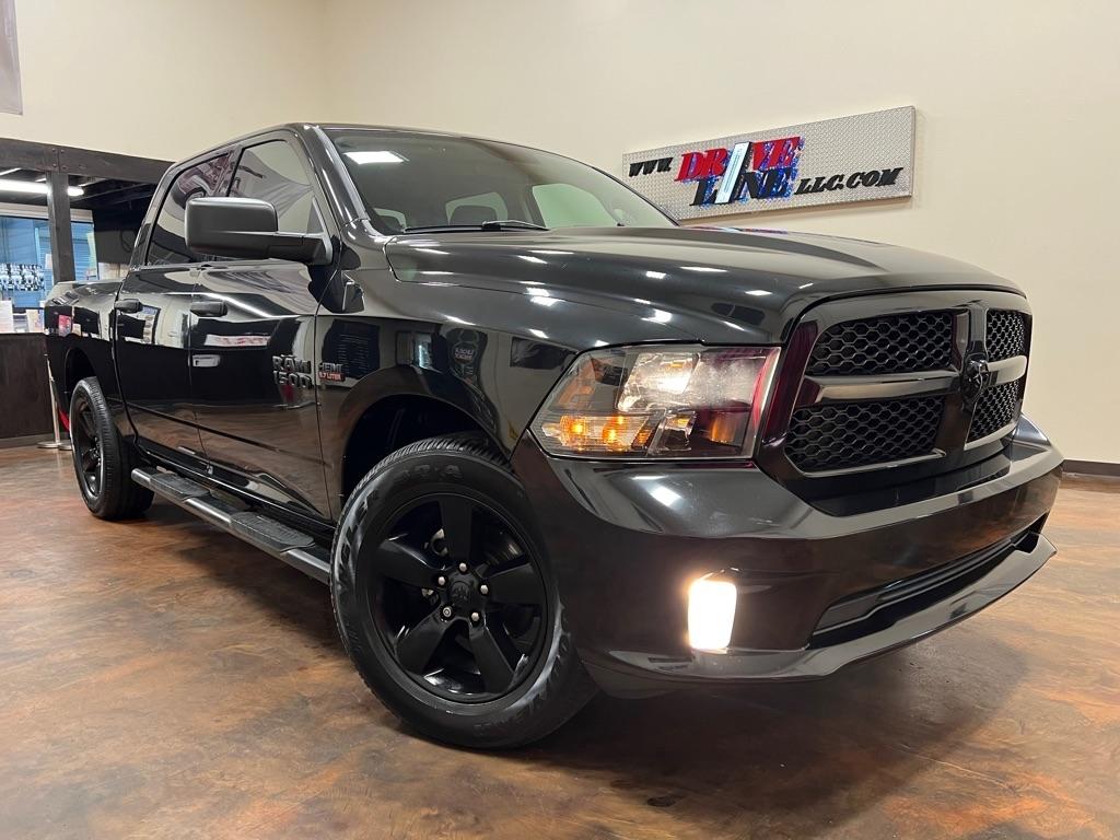 RAM 1500 Express 4x2 Crew Cab 5'7" Box 2018