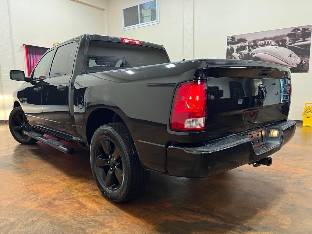 RAM 1500 Express 4x2 Crew Cab 5'7" Box 2018