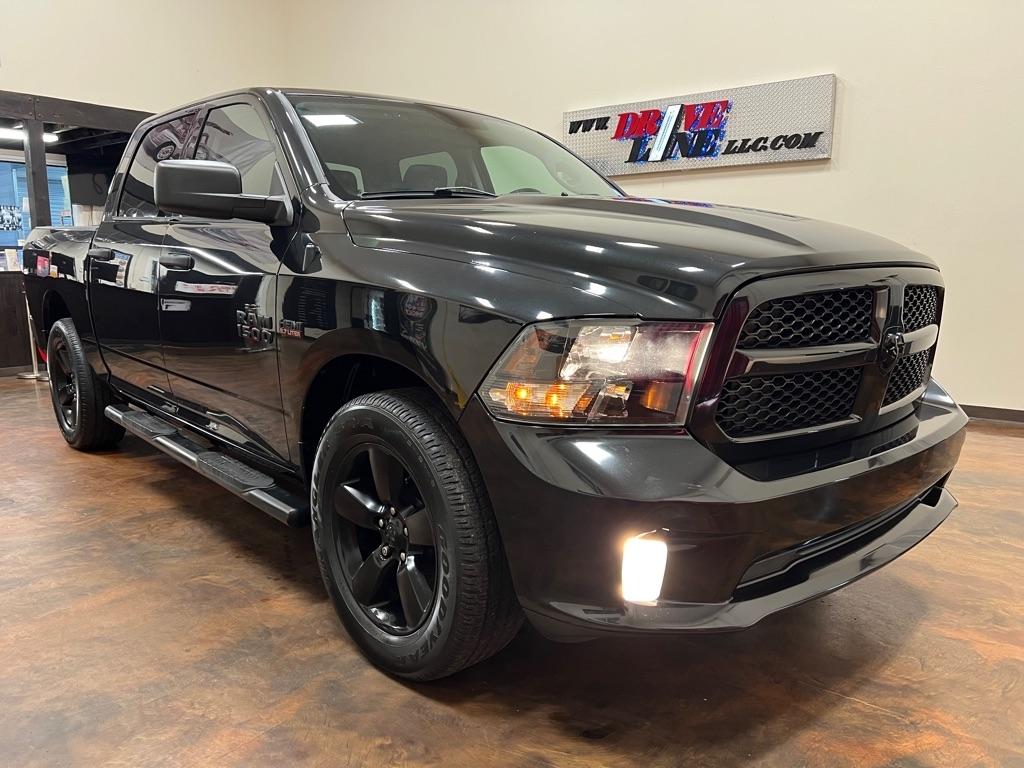 RAM 1500 Express 4x2 Crew Cab 5'7" Box 2018