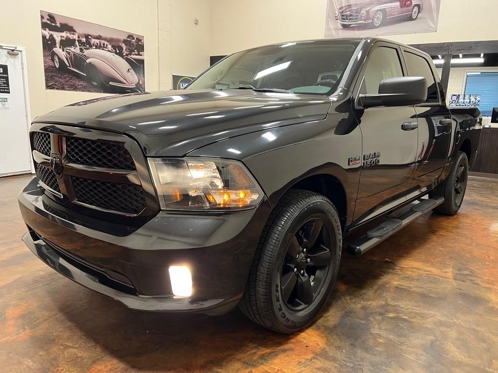 RAM 1500 Express 4x2 Crew Cab 5'7" Box 2018