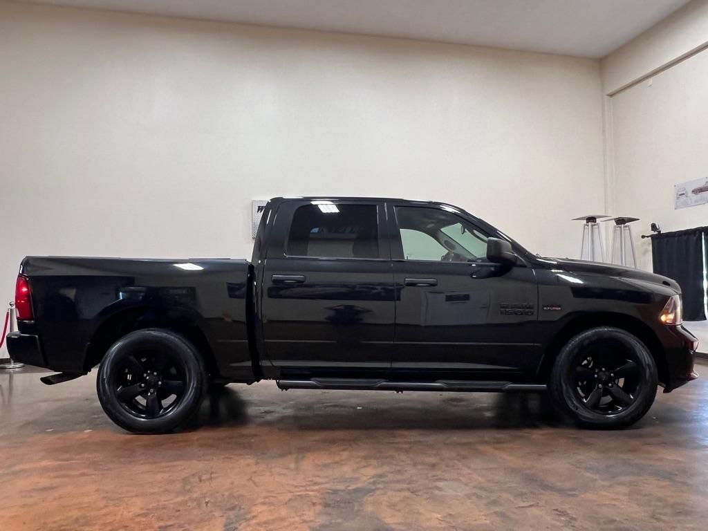 RAM 1500 Express 4x2 Crew Cab 5'7" Box 2018