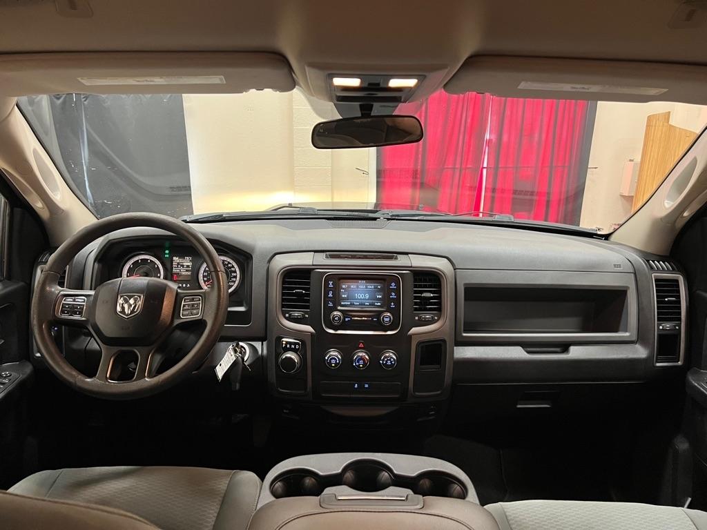 RAM 1500 Express 4x2 Crew Cab 5'7" Box 2018