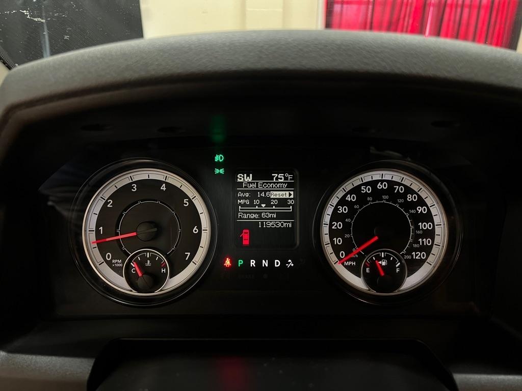 RAM 1500 Express 4x2 Crew Cab 5'7" Box 2018