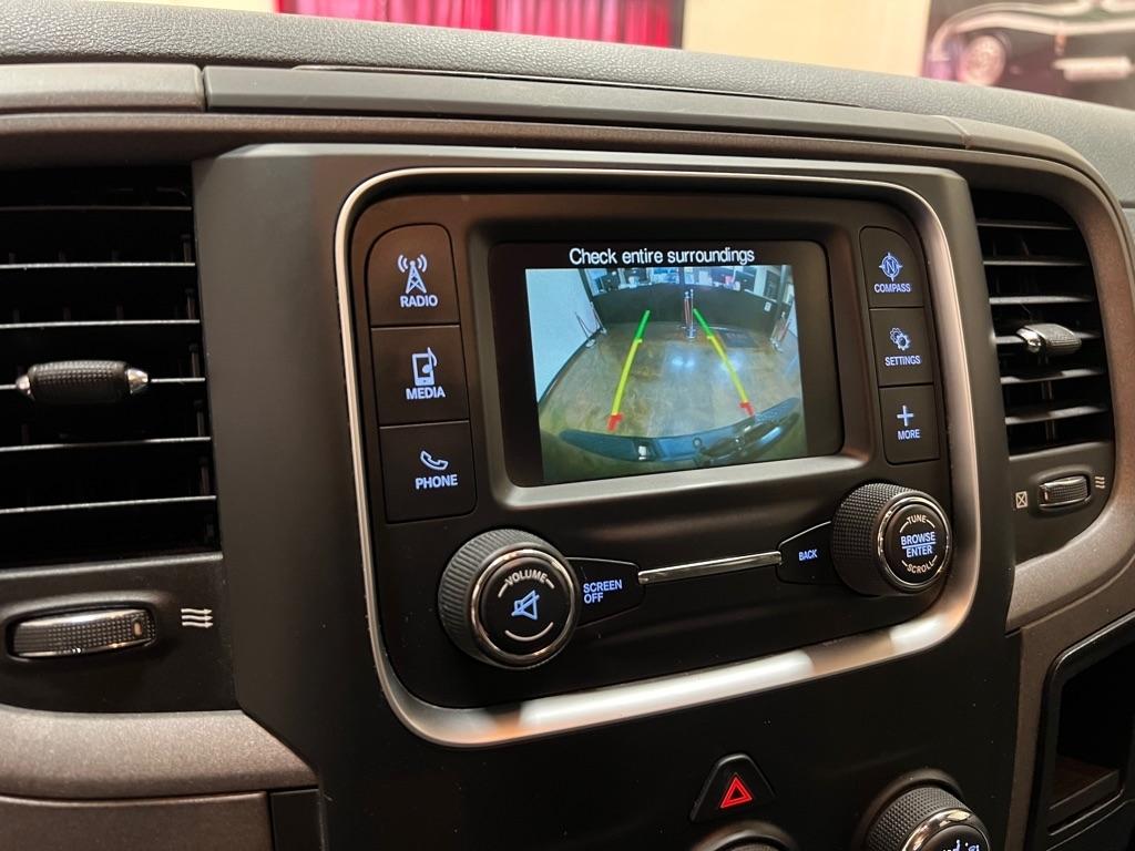 RAM 1500 Express 4x2 Crew Cab 5'7" Box 2018