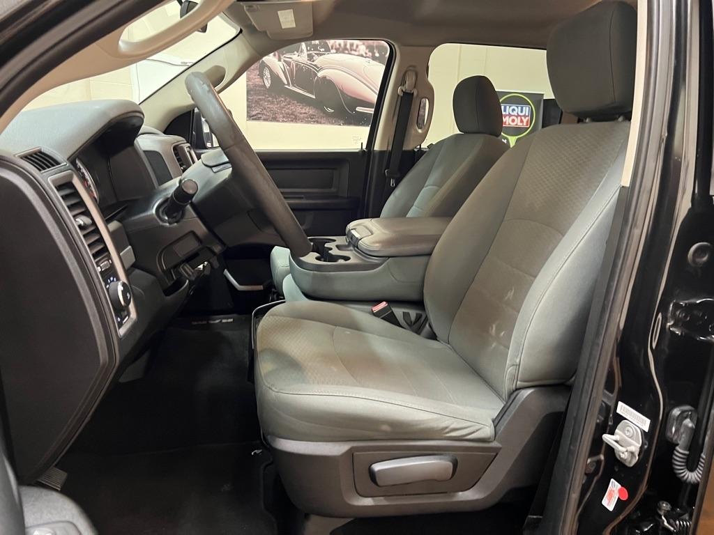 RAM 1500 Express 4x2 Crew Cab 5'7" Box 2018