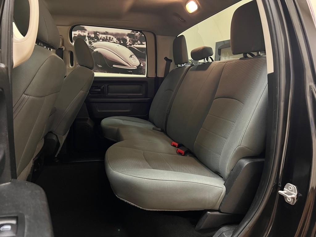 RAM 1500 Express 4x2 Crew Cab 5'7" Box 2018
