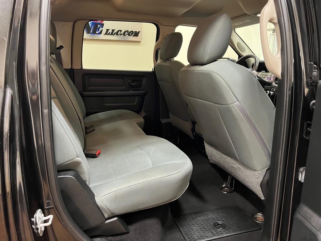 RAM 1500 Express 4x2 Crew Cab 5'7" Box 2018