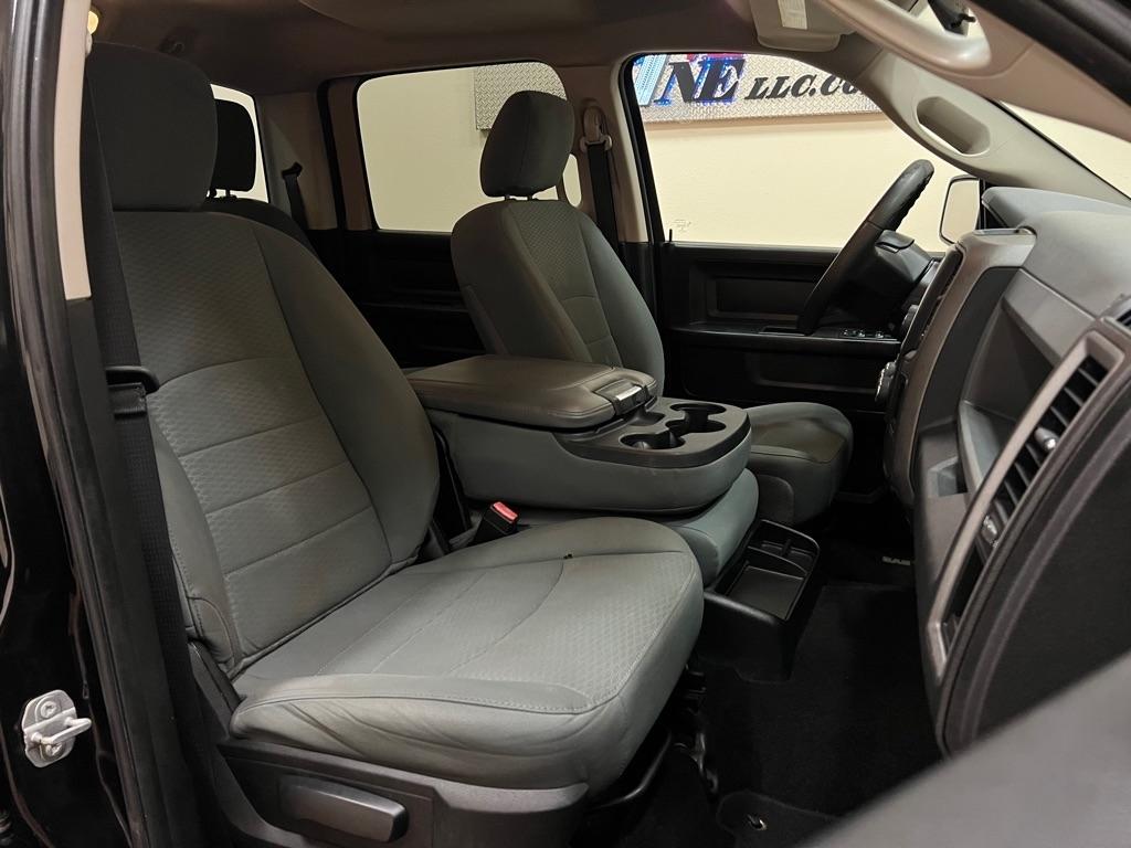 RAM 1500 Express 4x2 Crew Cab 5'7" Box 2018