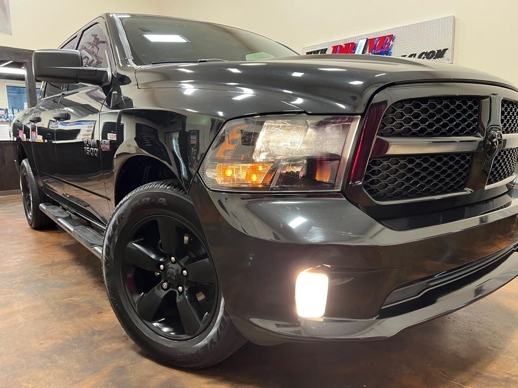 RAM 1500 Express 4x2 Crew Cab 5'7" Box 2018