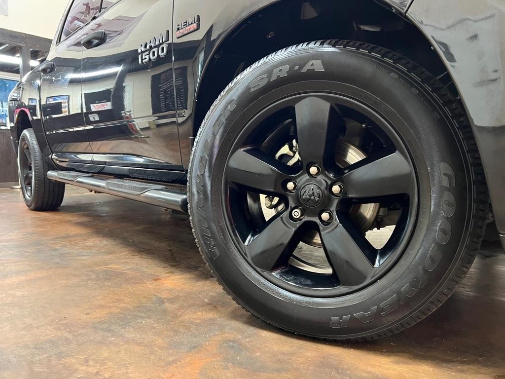 RAM 1500 Express 4x2 Crew Cab 5'7" Box 2018