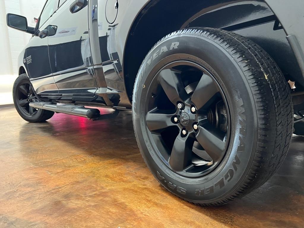 RAM 1500 Express 4x2 Crew Cab 5'7" Box 2018