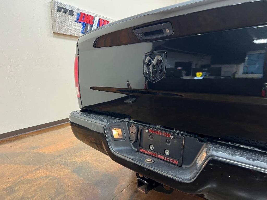 RAM 1500 Express 4x2 Crew Cab 5'7" Box 2018