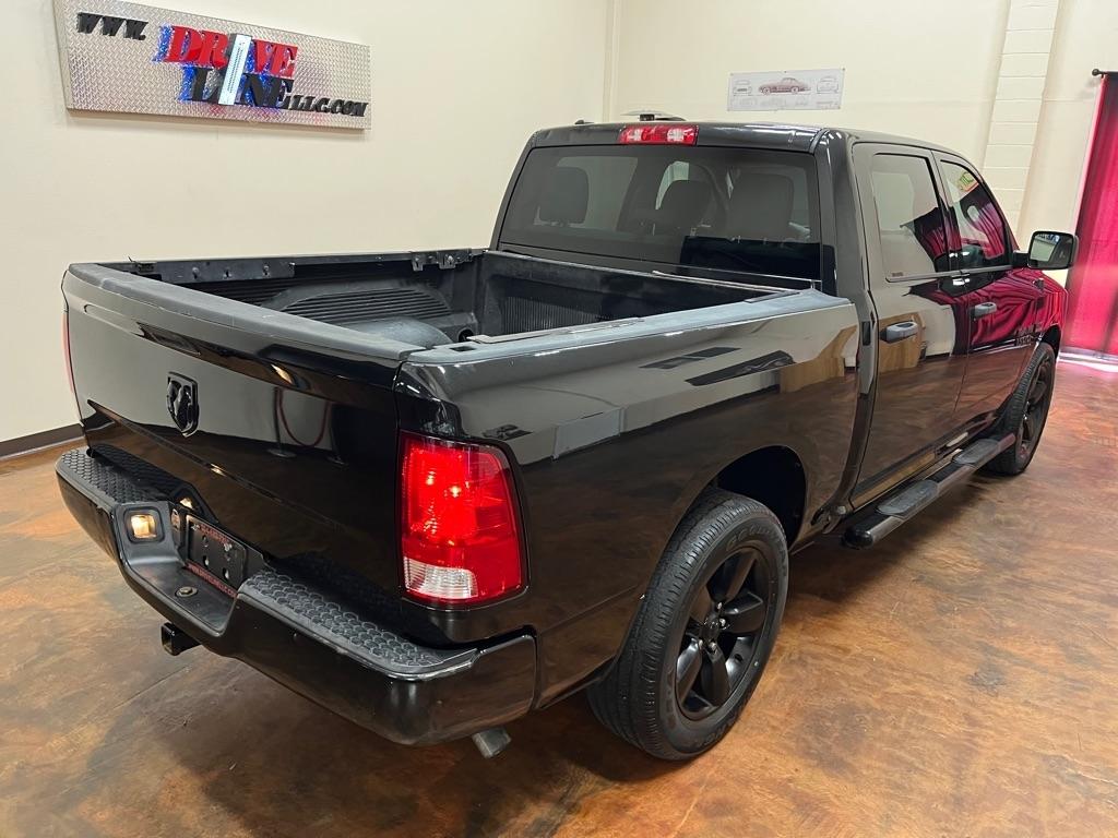 RAM 1500 Express 4x2 Crew Cab 5'7" Box 2018