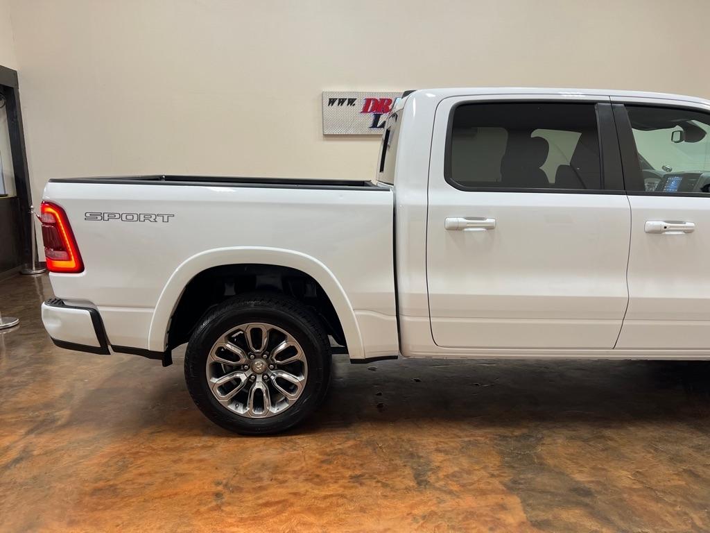 RAM 1500 Laramie 4x4 Crew Cab 5'7" Box 2020