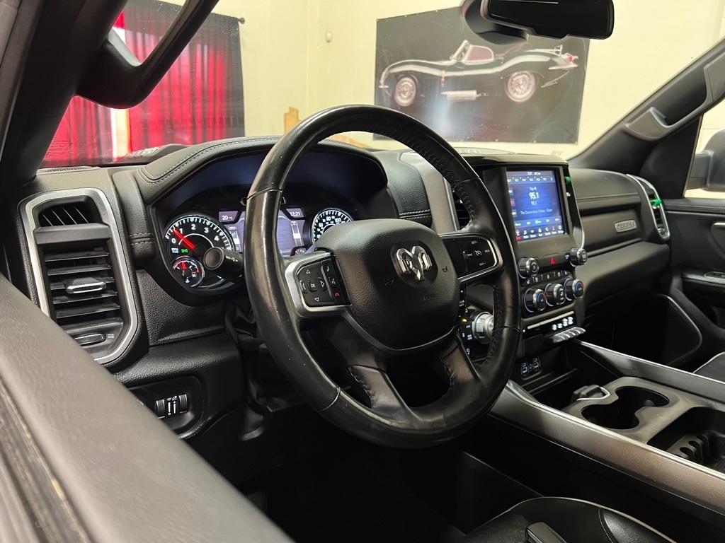 RAM 1500 Laramie 4x4 Crew Cab 5'7" Box 2020