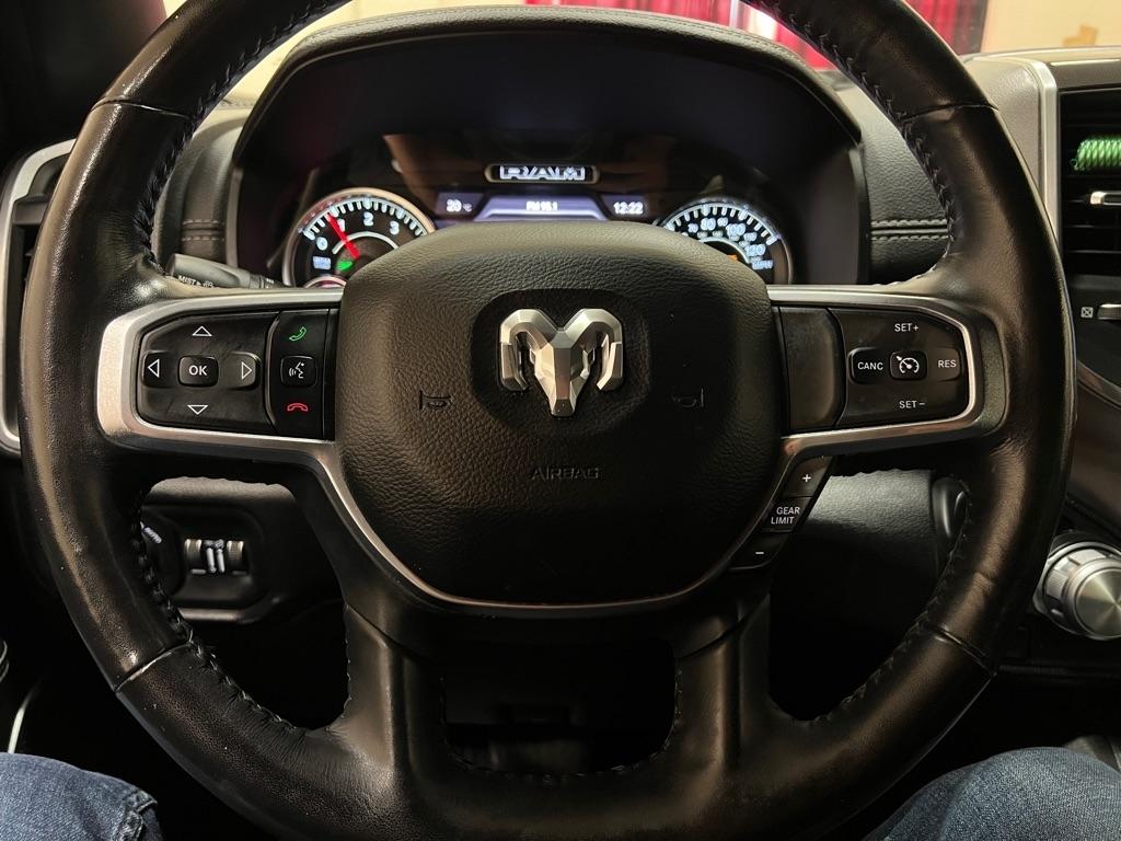 RAM 1500 Laramie 4x4 Crew Cab 5'7" Box 2020