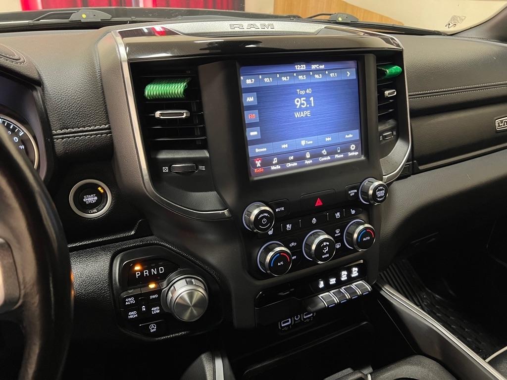 RAM 1500 Laramie 4x4 Crew Cab 5'7" Box 2020