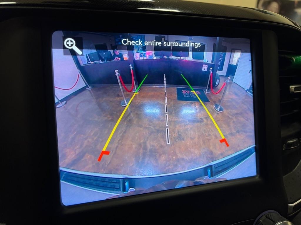 RAM 1500 Laramie 4x4 Crew Cab 5'7" Box 2020