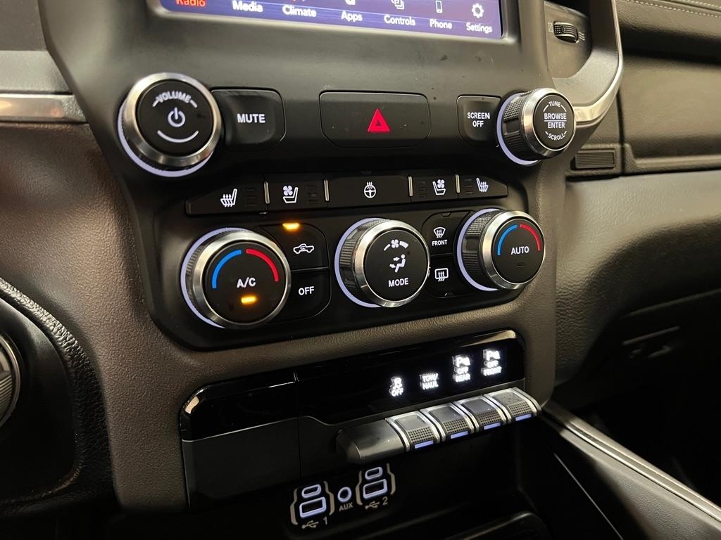 RAM 1500 Laramie 4x4 Crew Cab 5'7" Box 2020