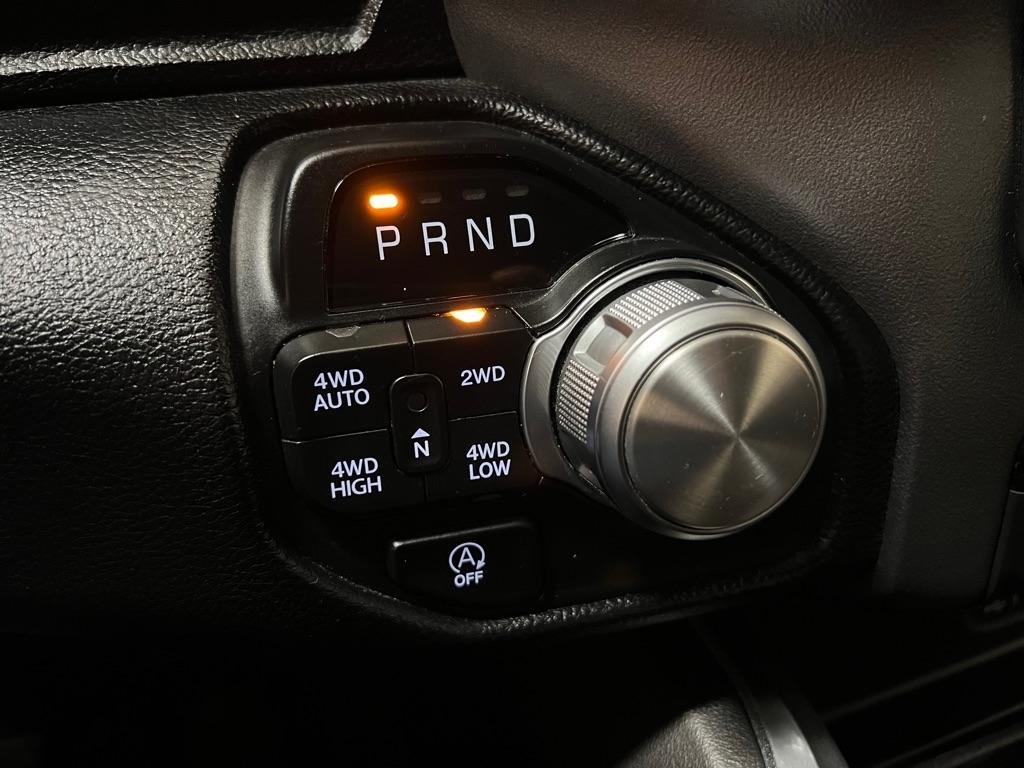 RAM 1500 Laramie 4x4 Crew Cab 5'7" Box 2020