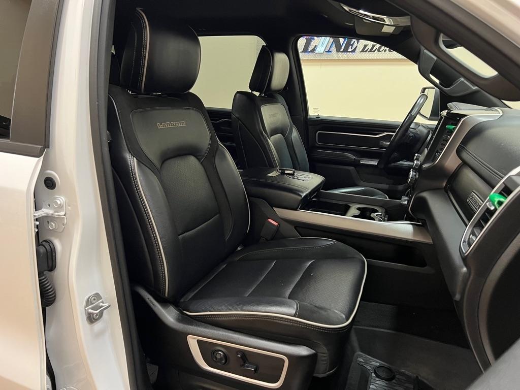 RAM 1500 Laramie 4x4 Crew Cab 5'7" Box 2020