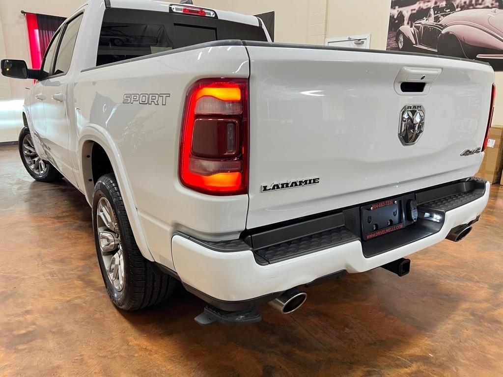 RAM 1500 Laramie 4x4 Crew Cab 5'7" Box 2020