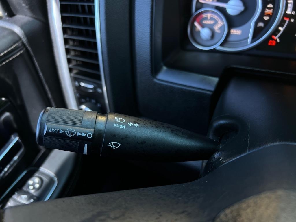 RAM 3500 Limited 4x4 Crew Cab 8' Box 2018