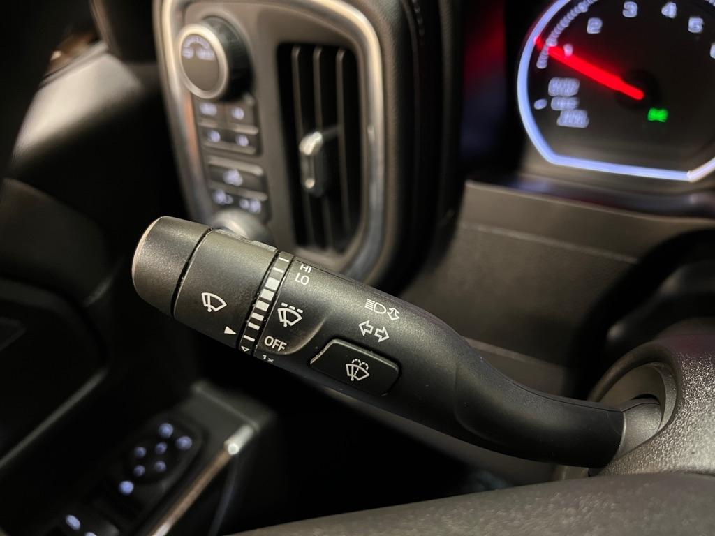 Chevrolet Silverado 1500 4WD Crew Cab 147" LT 2020