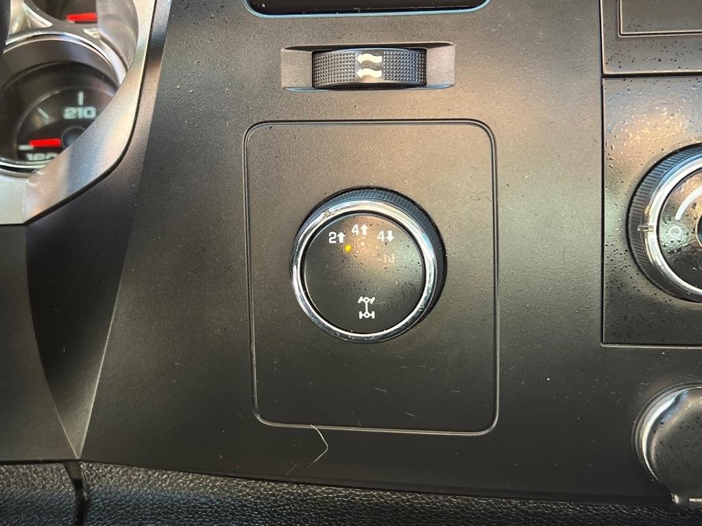 Chevrolet Silverado 3500HD 4WD Crew Cab 167.7" LT 2013