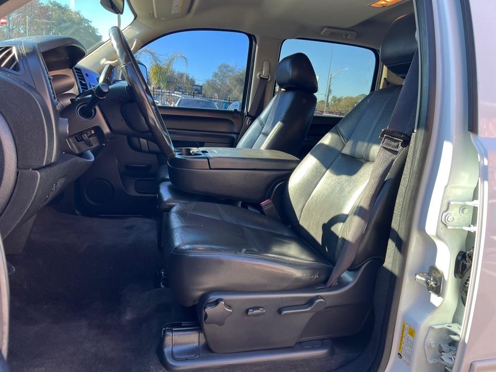 Chevrolet Silverado 3500HD 4WD Crew Cab 167.7" LT 2013