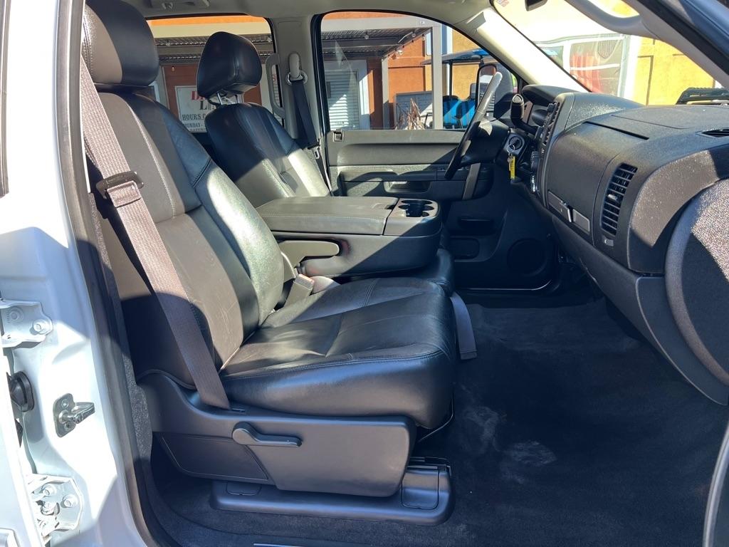 Chevrolet Silverado 3500HD 4WD Crew Cab 167.7" LT 2013