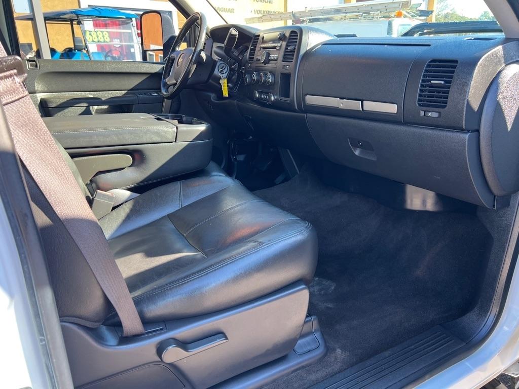 Chevrolet Silverado 3500HD 4WD Crew Cab 167.7" LT 2013