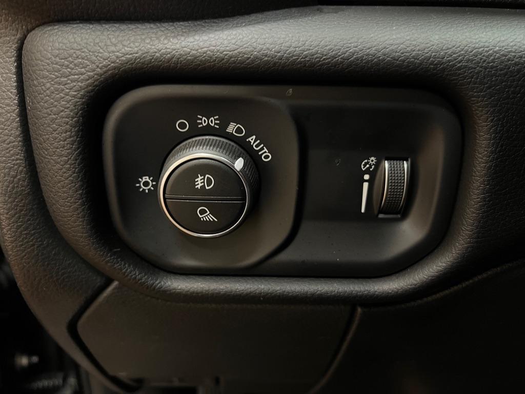 RAM 2500 Big Horn 4x4 Crew Cab 6'4" Box 2024