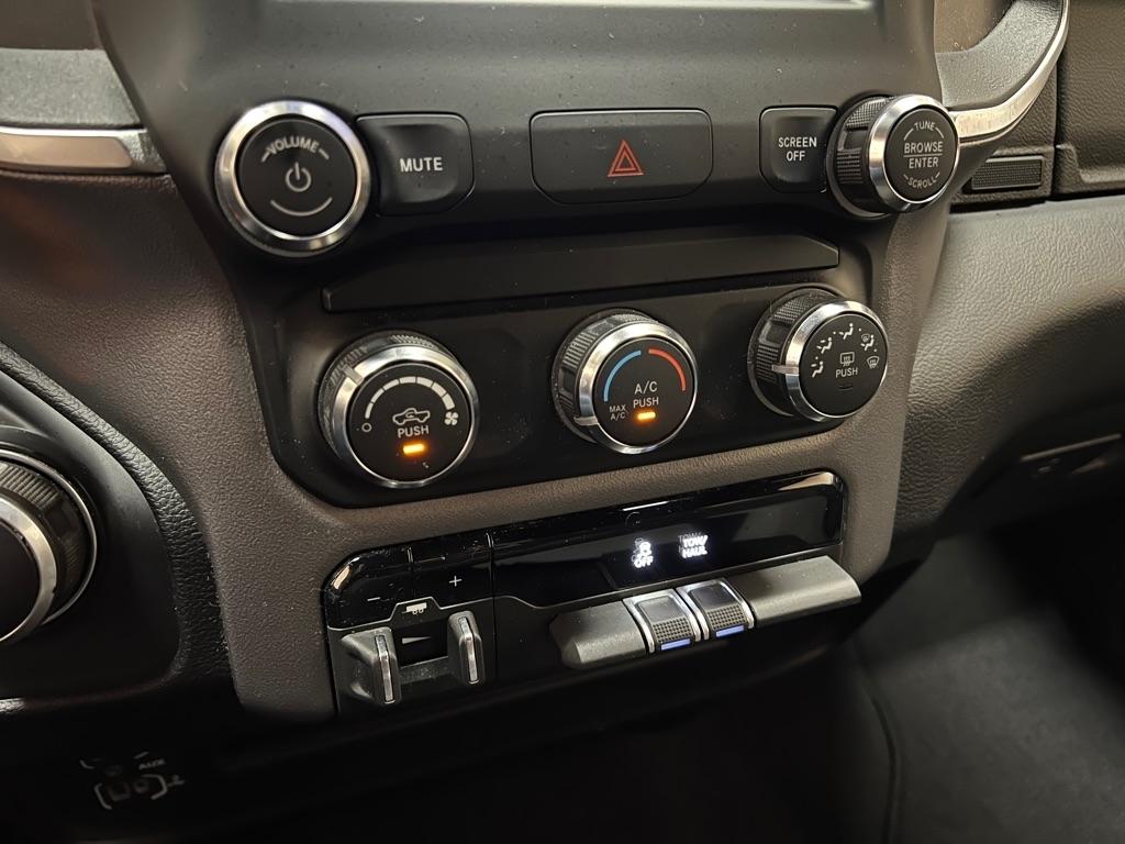 RAM 2500 Big Horn 4x4 Crew Cab 6'4" Box 2024