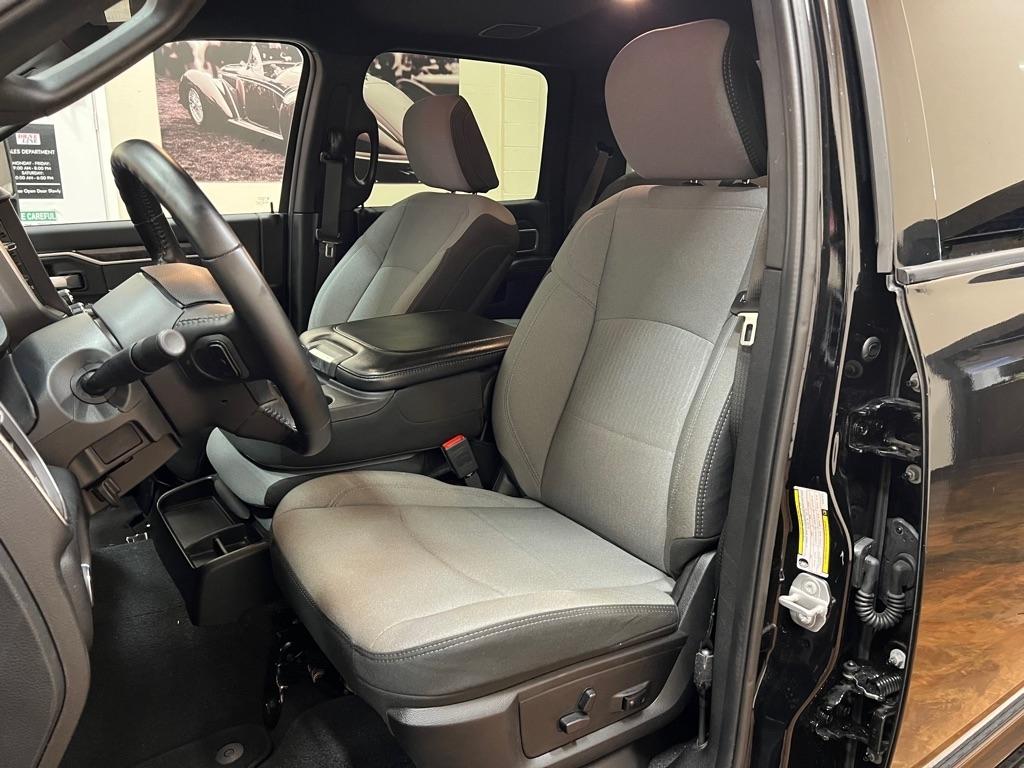 RAM 2500 Big Horn 4x4 Crew Cab 6'4" Box 2024