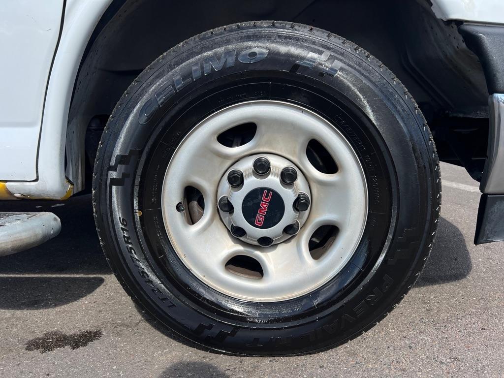 GMC Savana Cargo Van RWD 2500 135" 2021