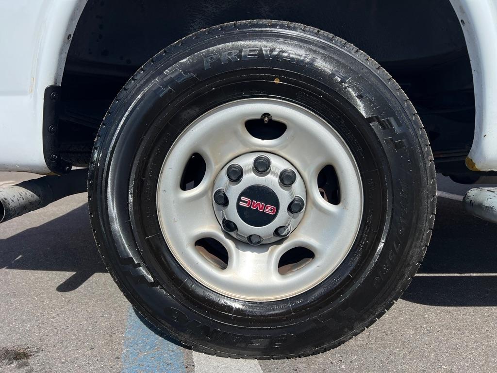 GMC Savana Cargo Van RWD 2500 135" 2021