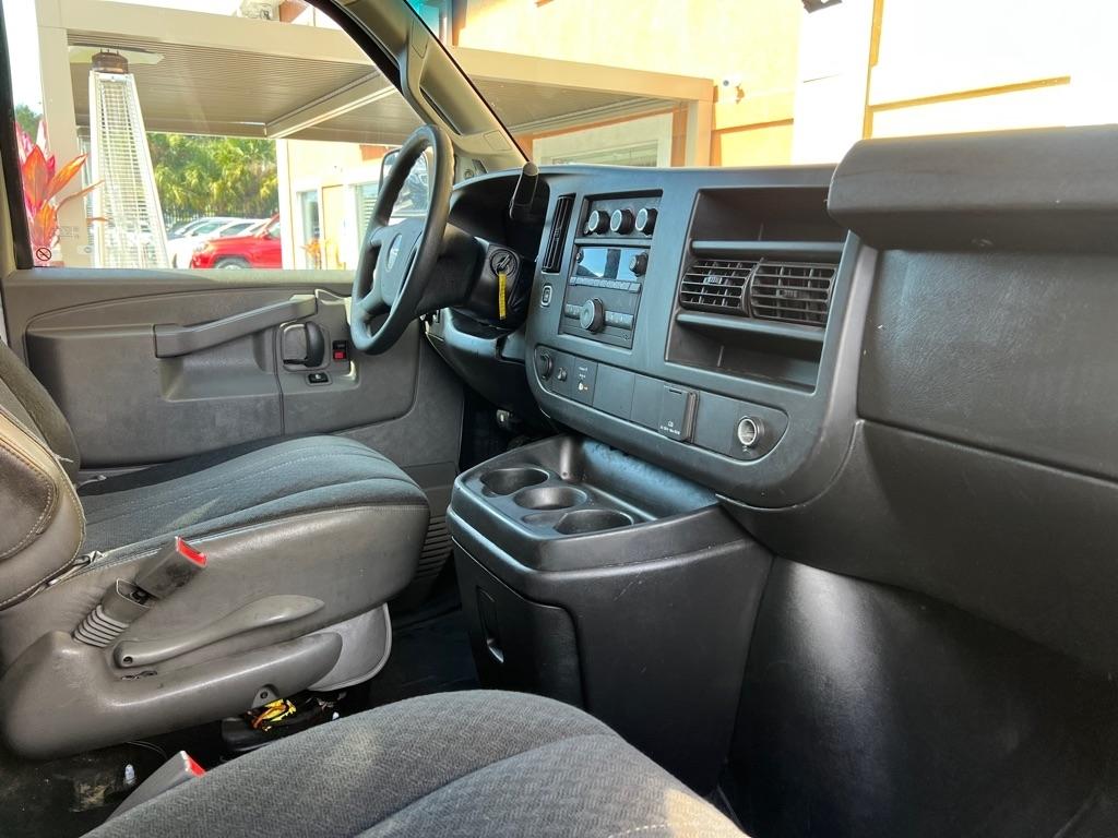 GMC Savana Cargo Van RWD 2500 135" 2021