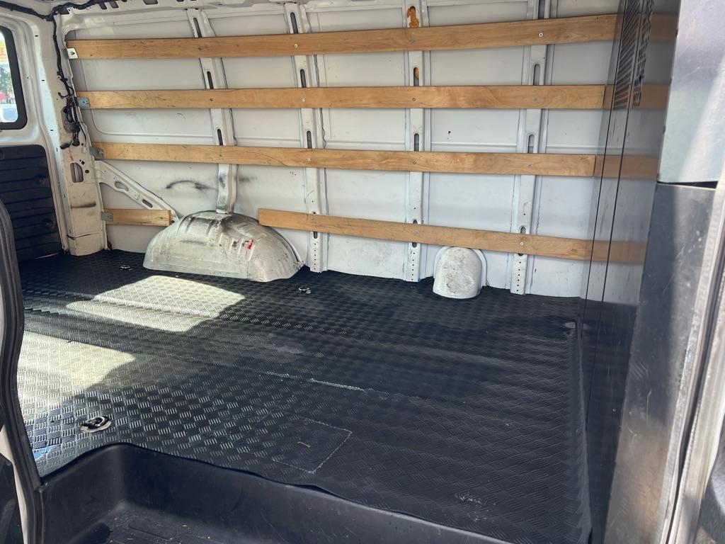 GMC Savana Cargo Van RWD 2500 135" 2021