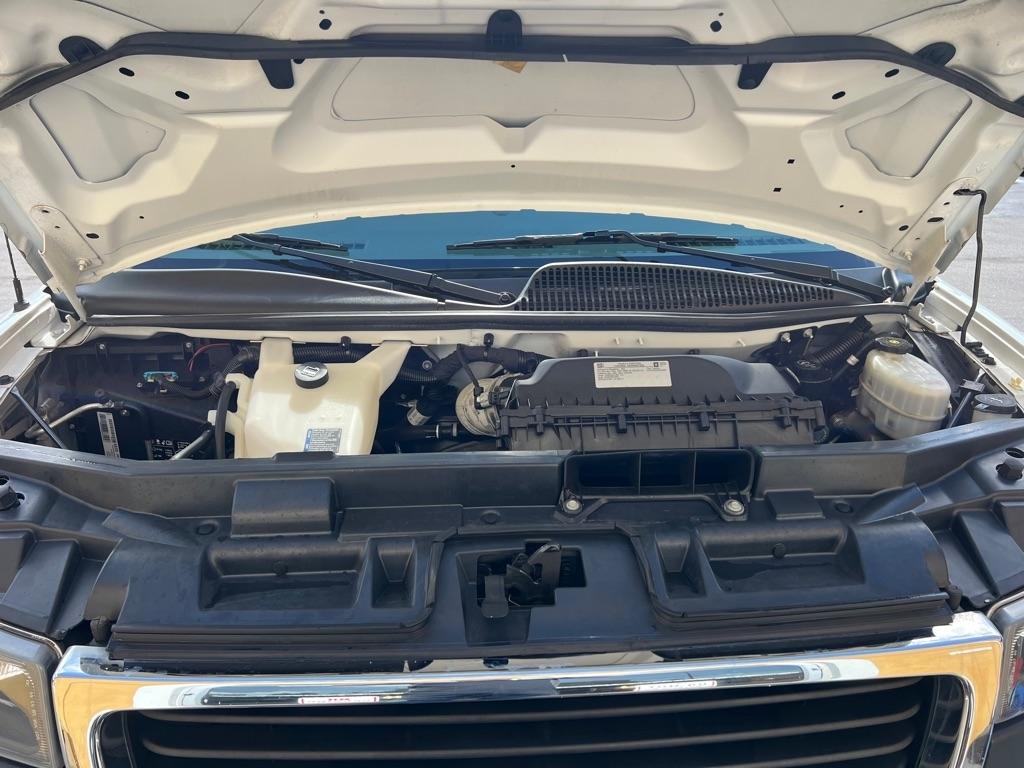 GMC Savana Cargo Van RWD 2500 135" 2021