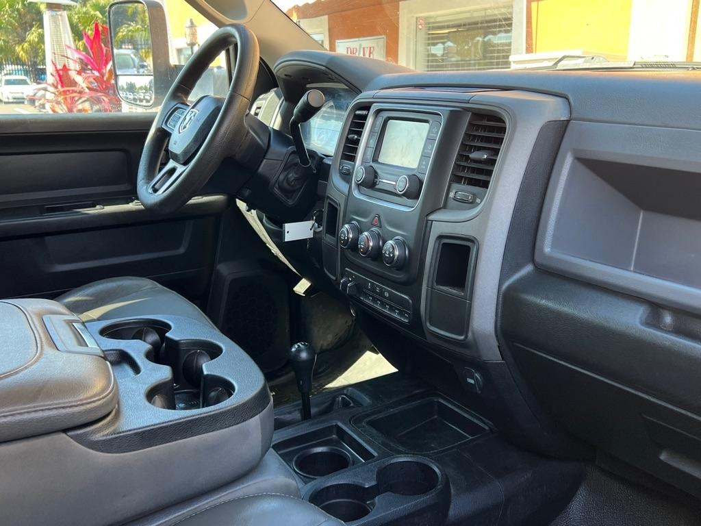 RAM 3500 Chassis Cab Tradesman 4WD Crew Cab 60" CA 172.4" WB 2018