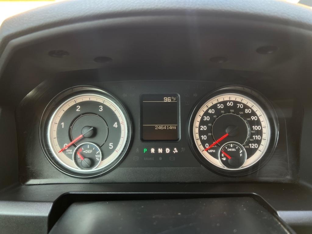 RAM 3500 Chassis Cab Tradesman 4WD Crew Cab 60" CA 172.4" WB 2017