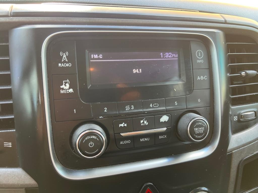 RAM 3500 Chassis Cab Tradesman 4WD Crew Cab 60" CA 172.4" WB 2017