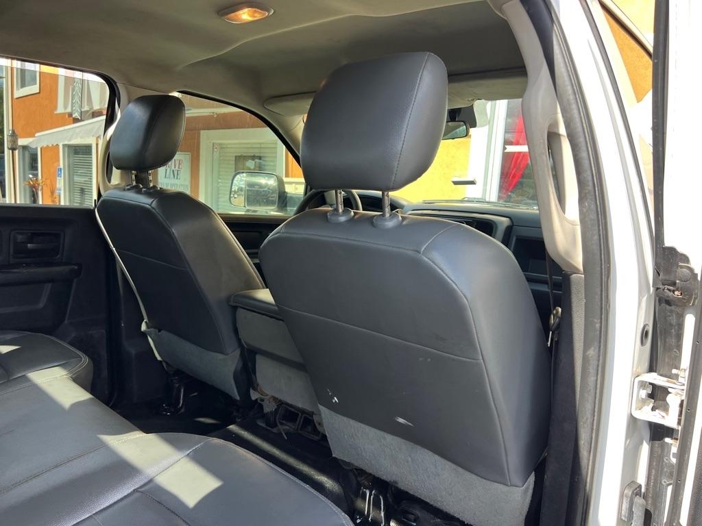 RAM 3500 Chassis Cab Tradesman 4WD Crew Cab 60" CA 172.4" WB 2017