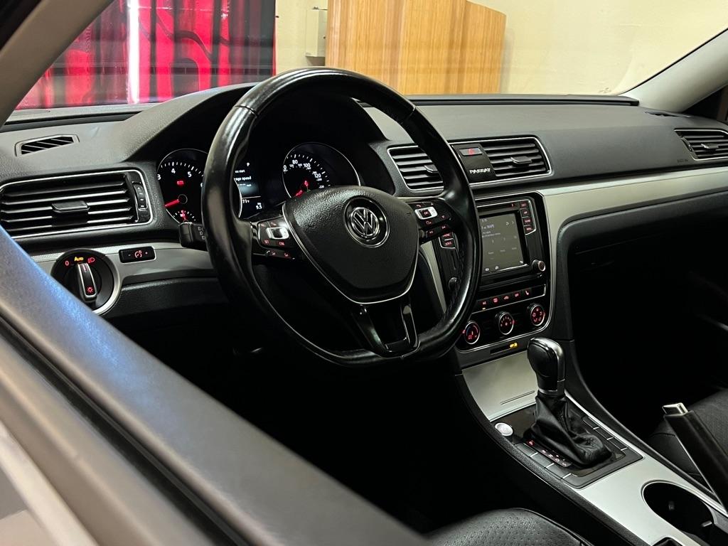 Volkswagen Passat 2.0T Wolfsburg Edition Auto 2019