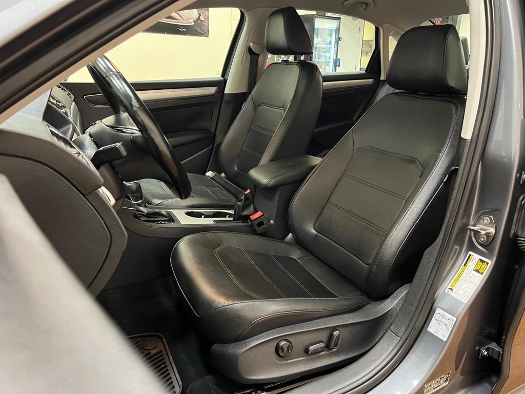 Volkswagen Passat 2.0T Wolfsburg Edition Auto 2019