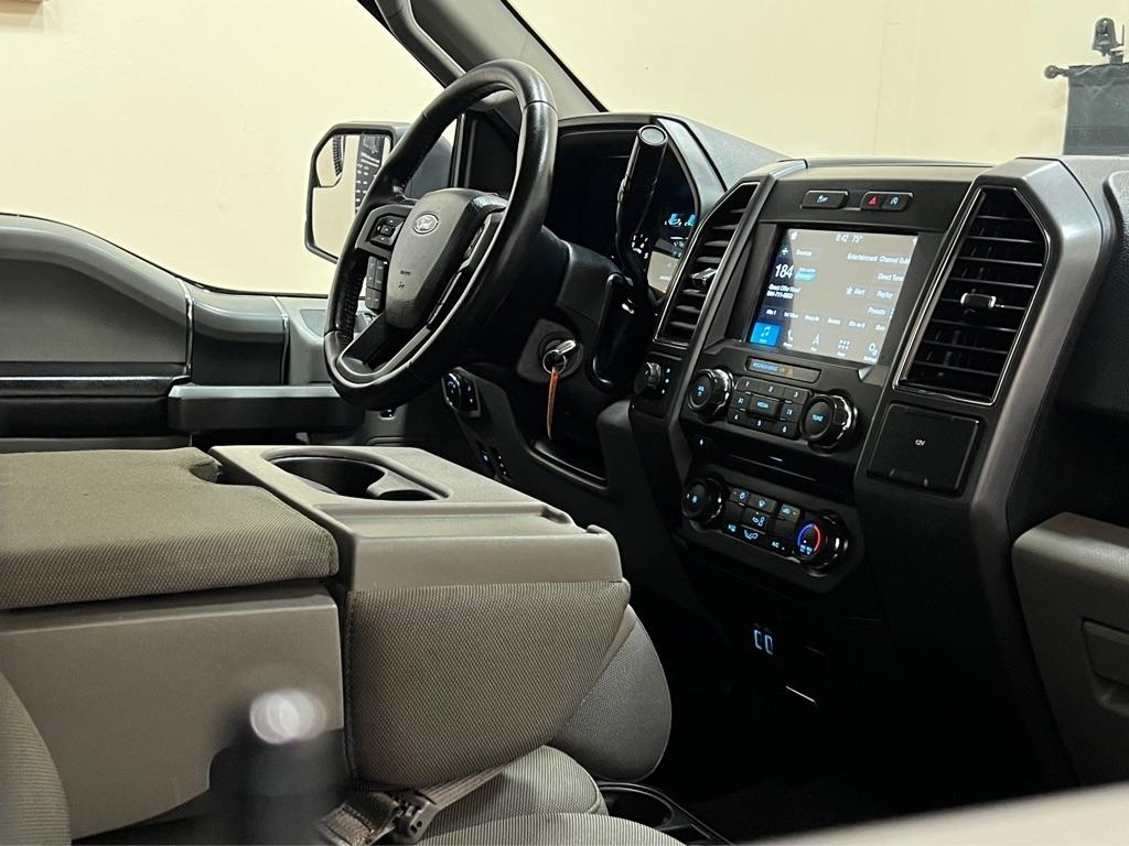 Ford F-150 Lariat 4WD SuperCab 8' Box 2018