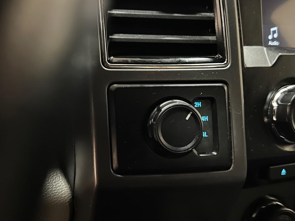 Ford F-150 Lariat 4WD SuperCab 8' Box 2018